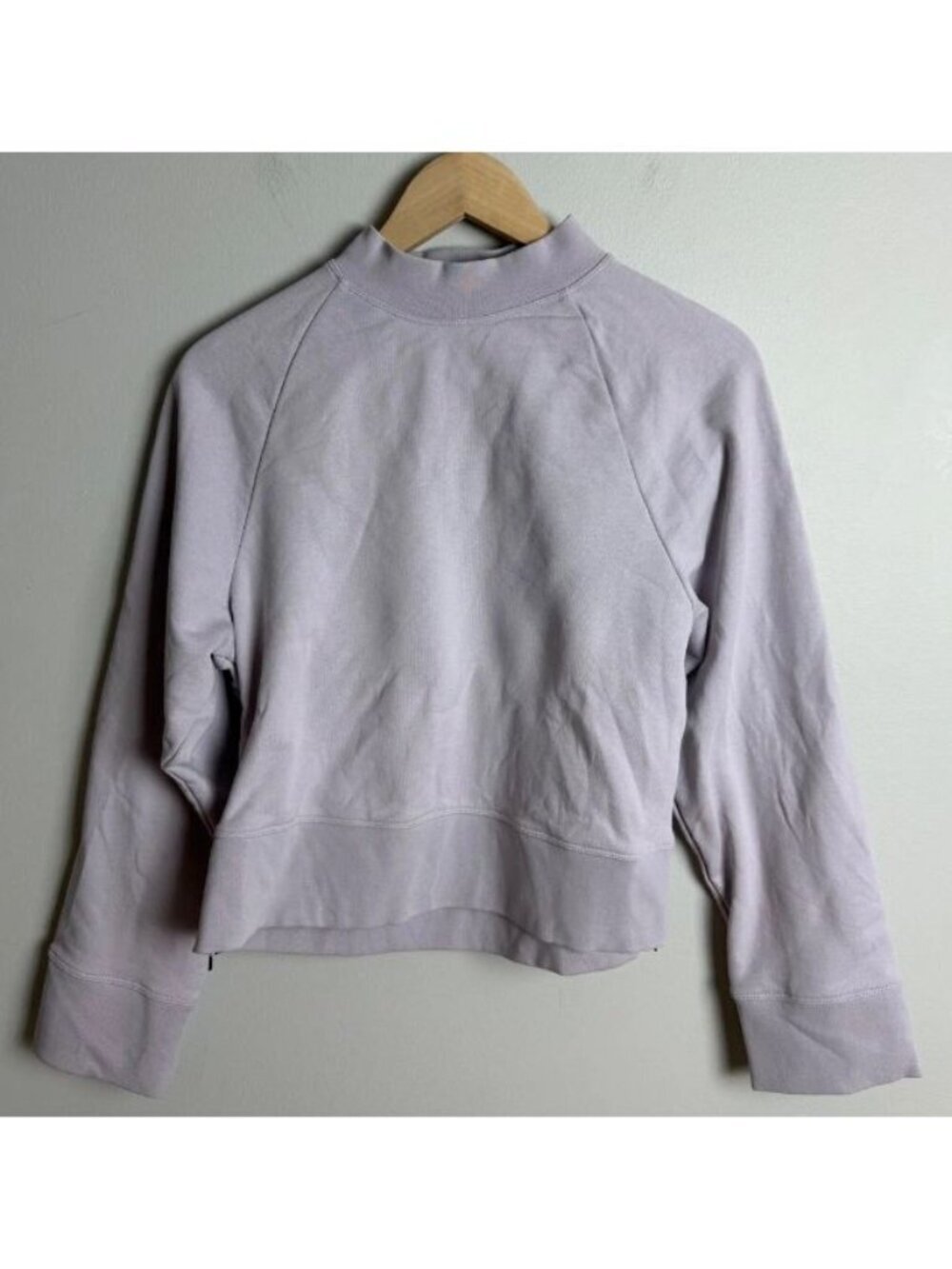 On Running Mock Neck Sweatshirt Lavender Purple Cropped Size Small Women’s